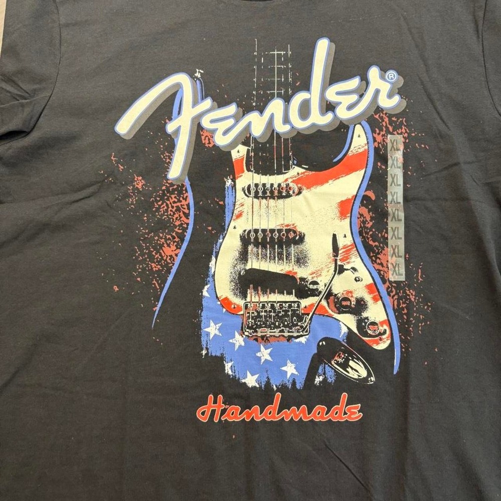 Fender graphic logo T shirt Black Men’s XL Crew Neck Short Sleeve NWT